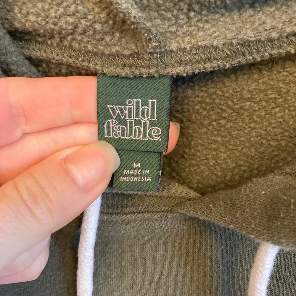 Wild Fable Green Cropped Hoodie sz medium - Picture 3 of 3